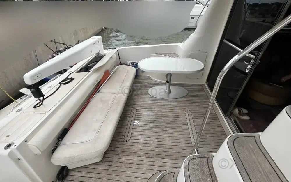 slider 5 Sea Ray 580 Fly Bridge
