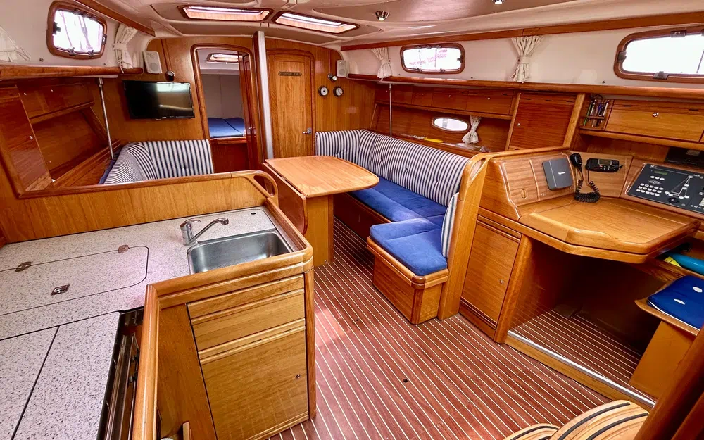 slider 5 Bavaria 37 Cruiser
