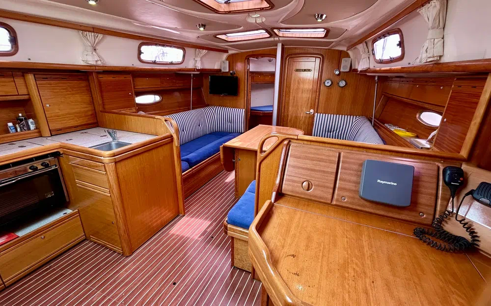 slider 6 Bavaria 37 Cruiser