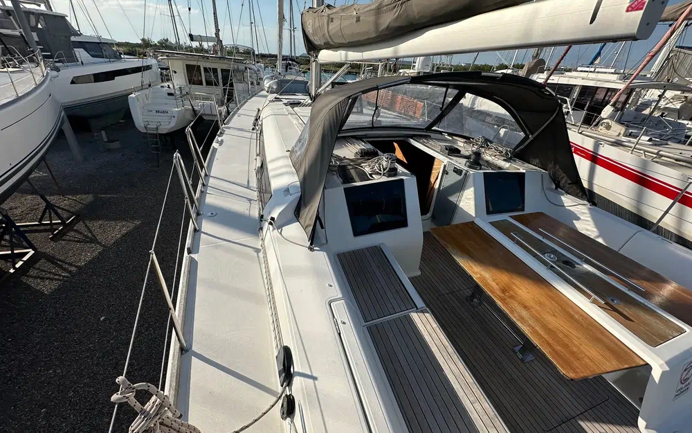 slider 14 Dufour 460 Grand Large