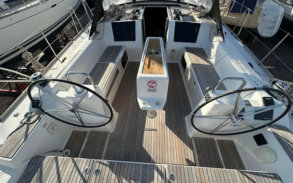 slider 16 Dufour 460 Grand Large