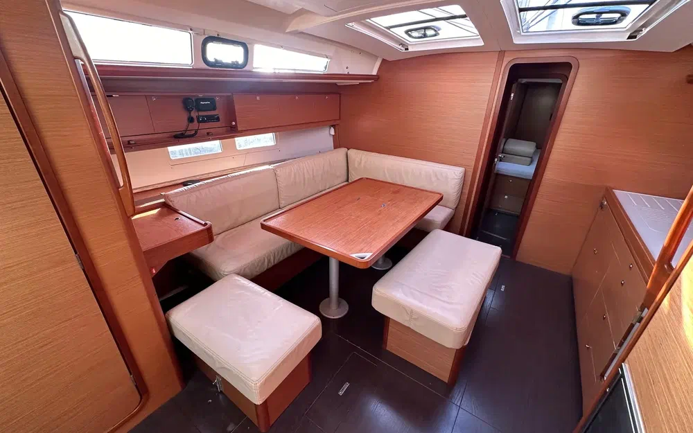 slider 24 Dufour 460 Grand Large