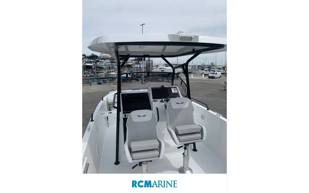 slider 9 Beneteau Flyer 8 SPACEdeck V2