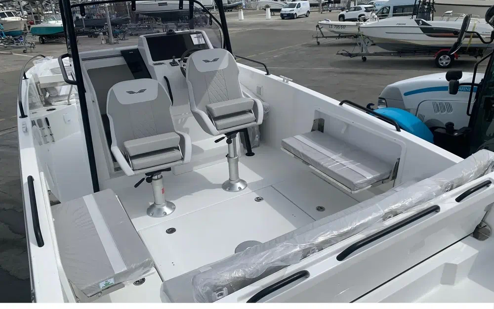 slider 6 Beneteau Flyer 8 SPACEdeck V2