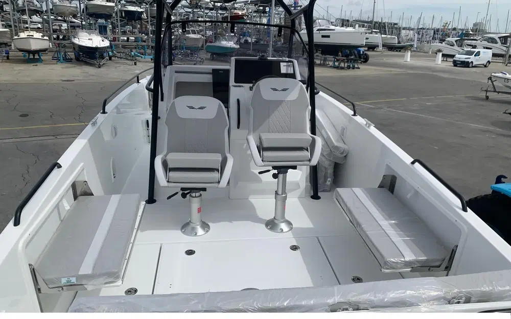 slider 7 Beneteau Flyer 8 SPACEdeck V2