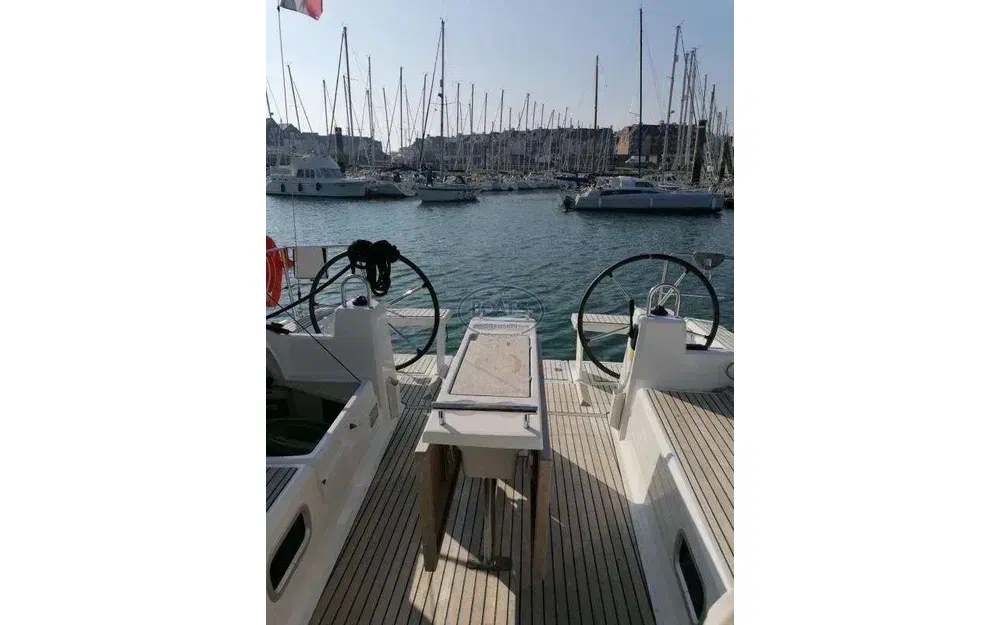 slider 2 Beneteau Oceanis 38.1