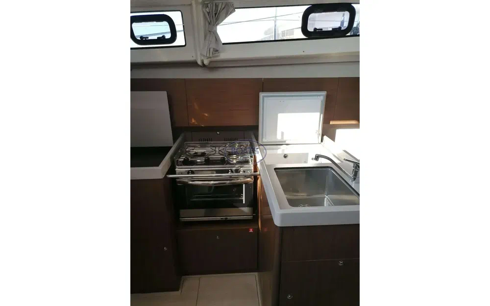 slider 6 Beneteau Oceanis 38.1