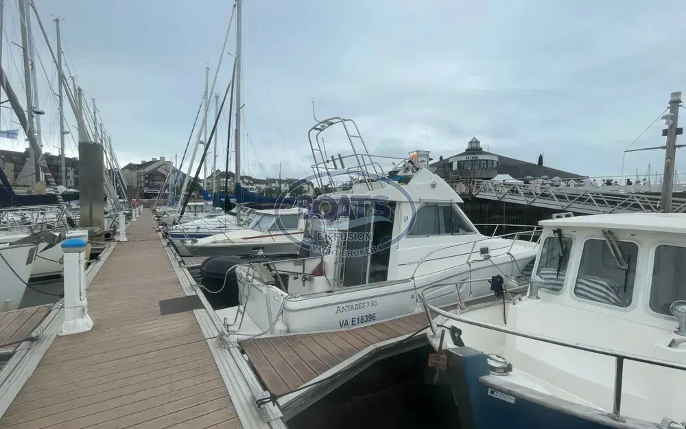 slider 10 Beneteau Antares 755