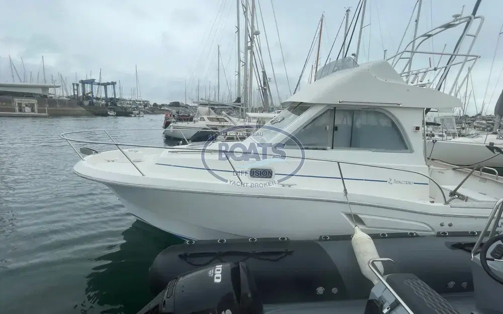slider 12 Beneteau Antares 755