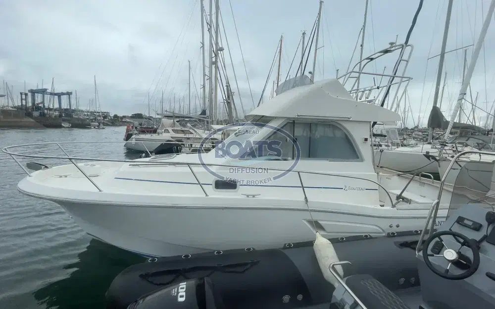 slider 1 Beneteau Antares 755