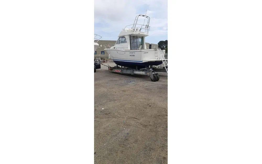 slider 3 Beneteau Antares 755