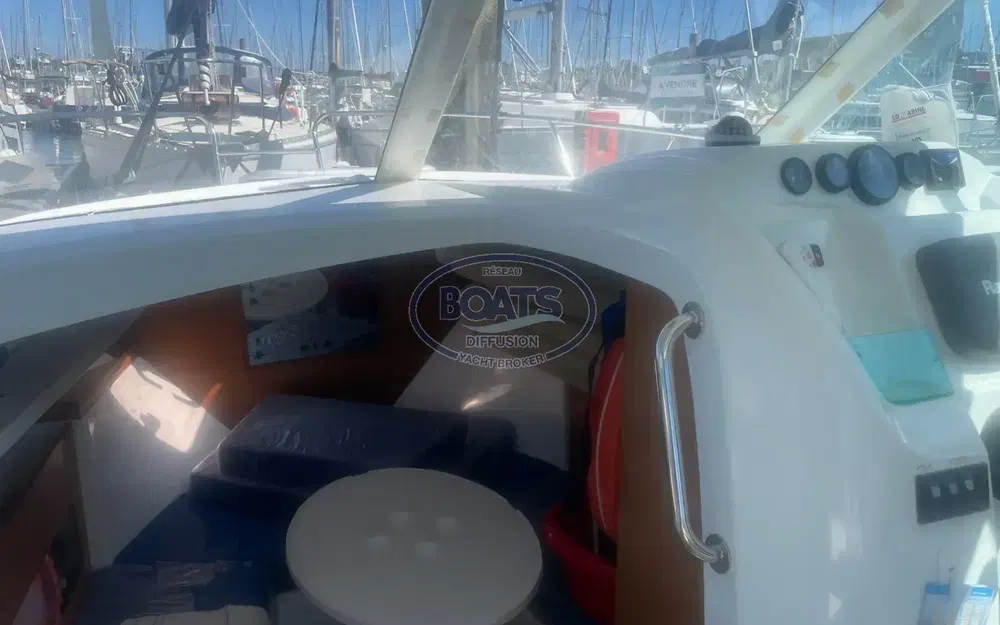 slider 10 Beneteau Antares 6