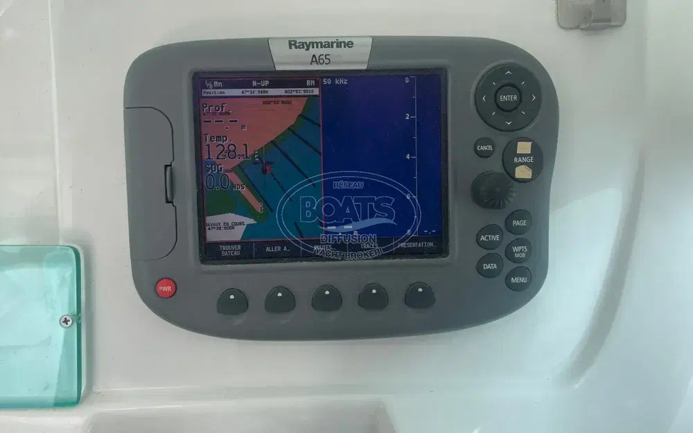 slider 12 Beneteau Antares 6