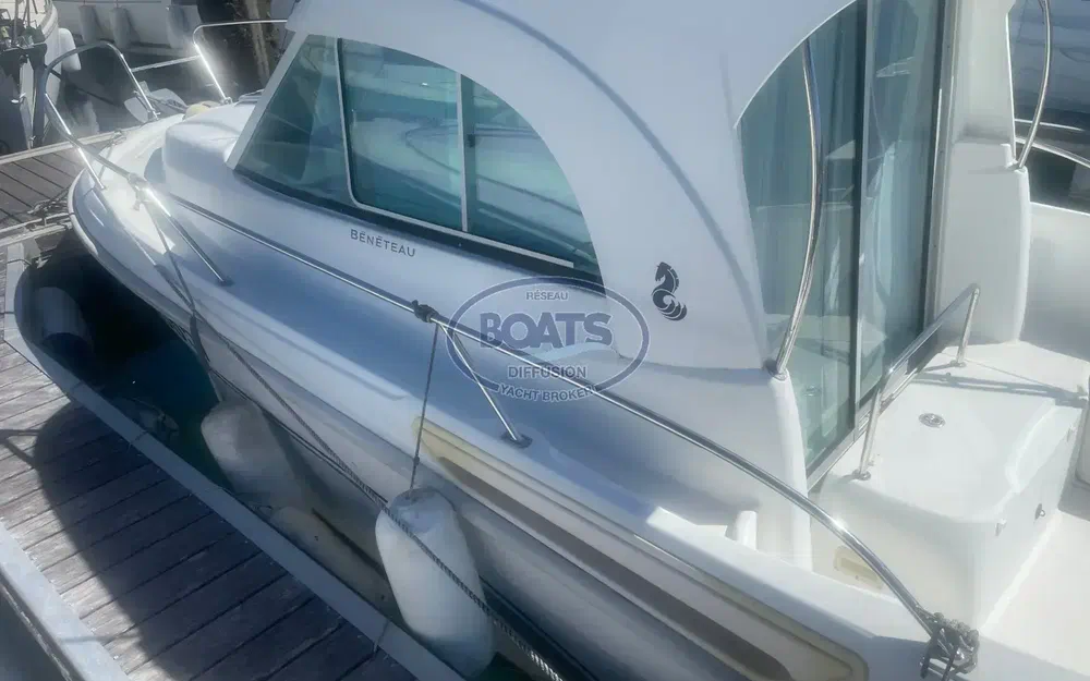 slider 1 Beneteau Antares 6