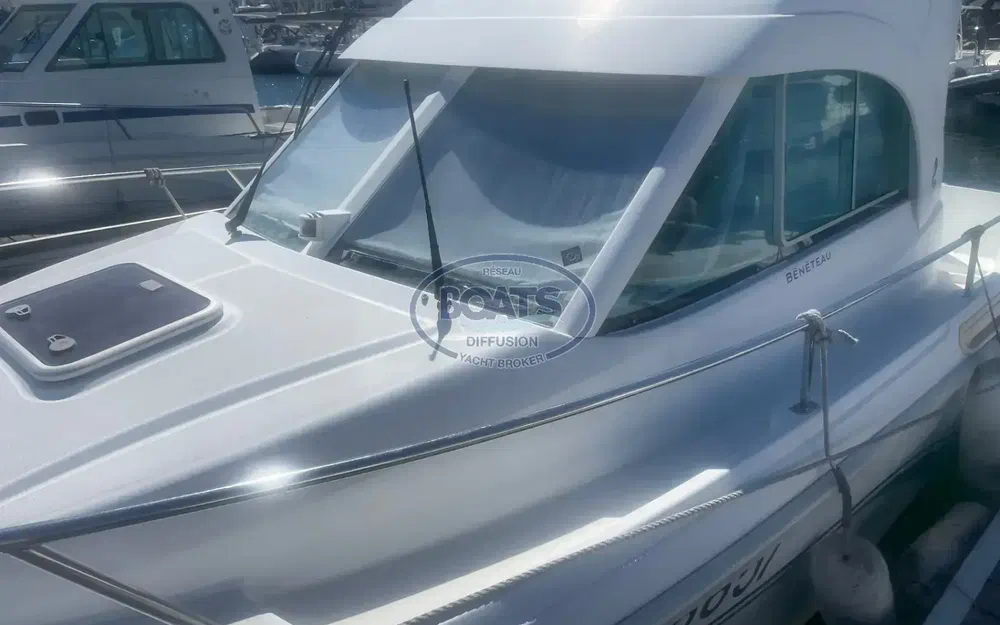 slider 3 Beneteau Antares 6