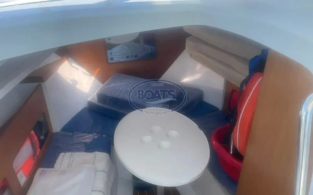 slider 6 Beneteau Antares 6