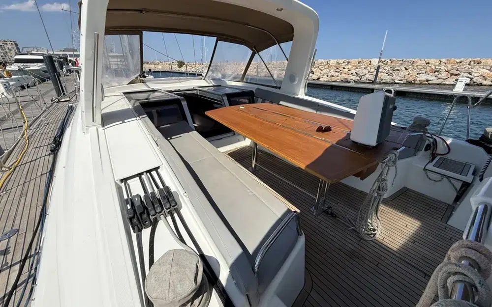slider 9 Beneteau Oceanis 58