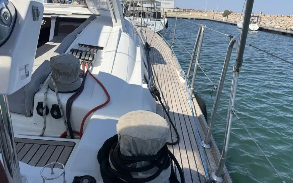slider 12 Beneteau Oceanis 58