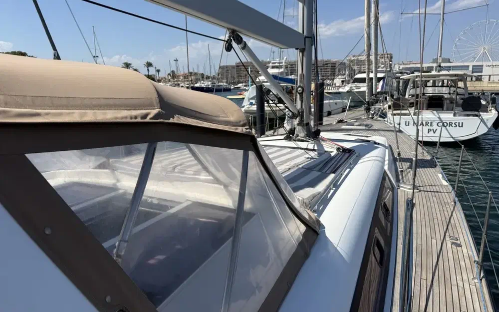 slider 14 Beneteau Oceanis 58