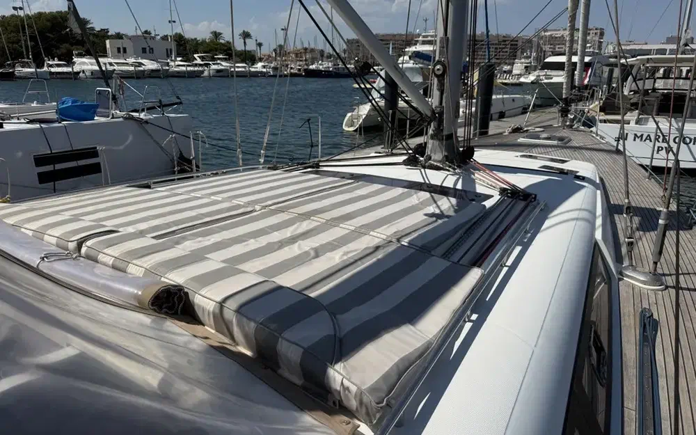 slider 15 Beneteau Oceanis 58
