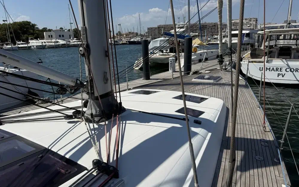 slider 16 Beneteau Oceanis 58