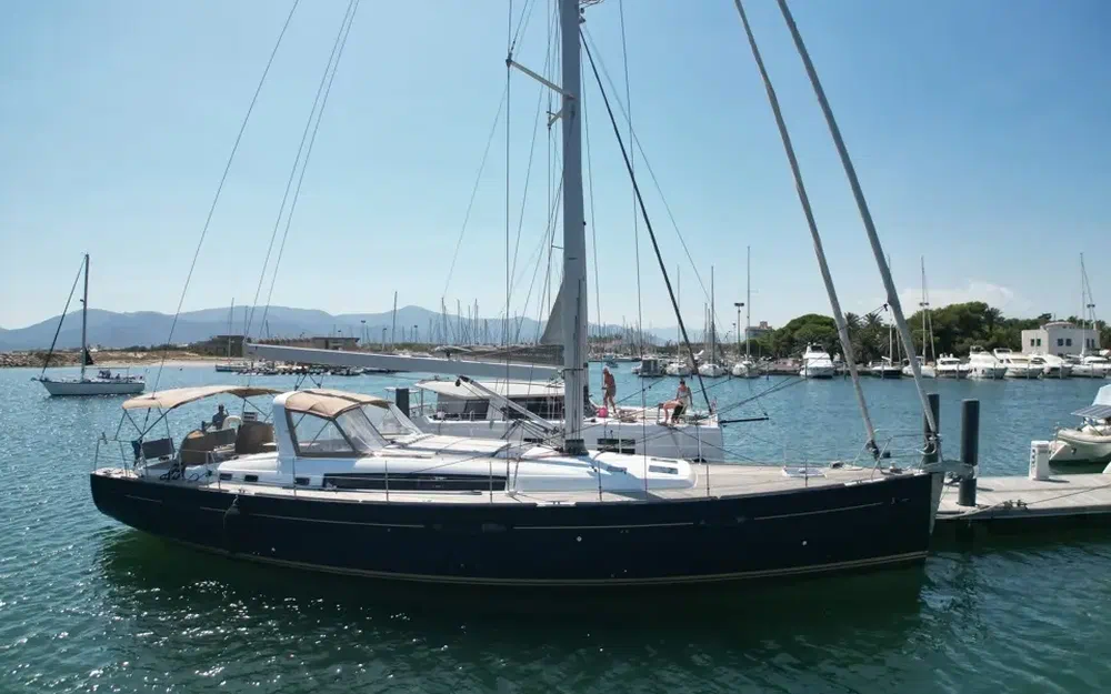 slider 1 Beneteau Oceanis 58