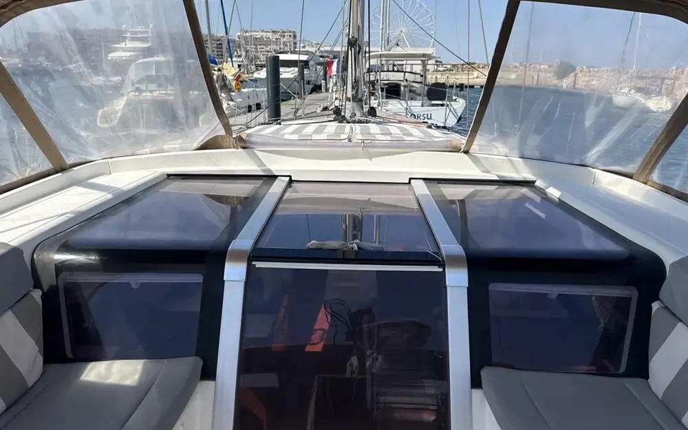 slider 23 Beneteau Oceanis 58
