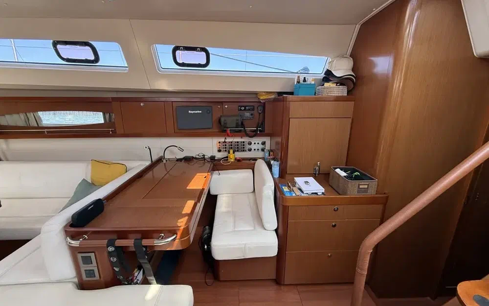 slider 34 Beneteau Oceanis 58