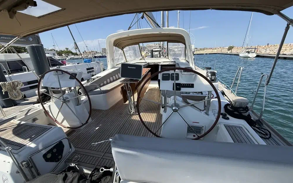 slider 3 Beneteau Oceanis 58
