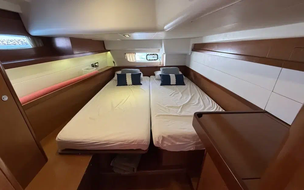 slider 51 Beneteau Oceanis 58