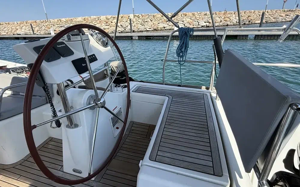slider 5 Beneteau Oceanis 58