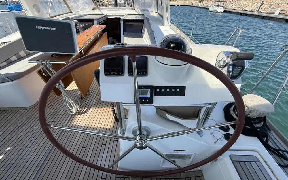 slider 6 Beneteau Oceanis 58