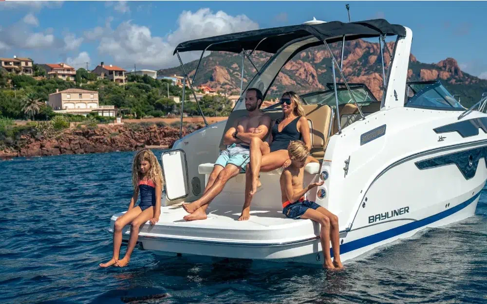 slider 1 Bayliner Cierra 8