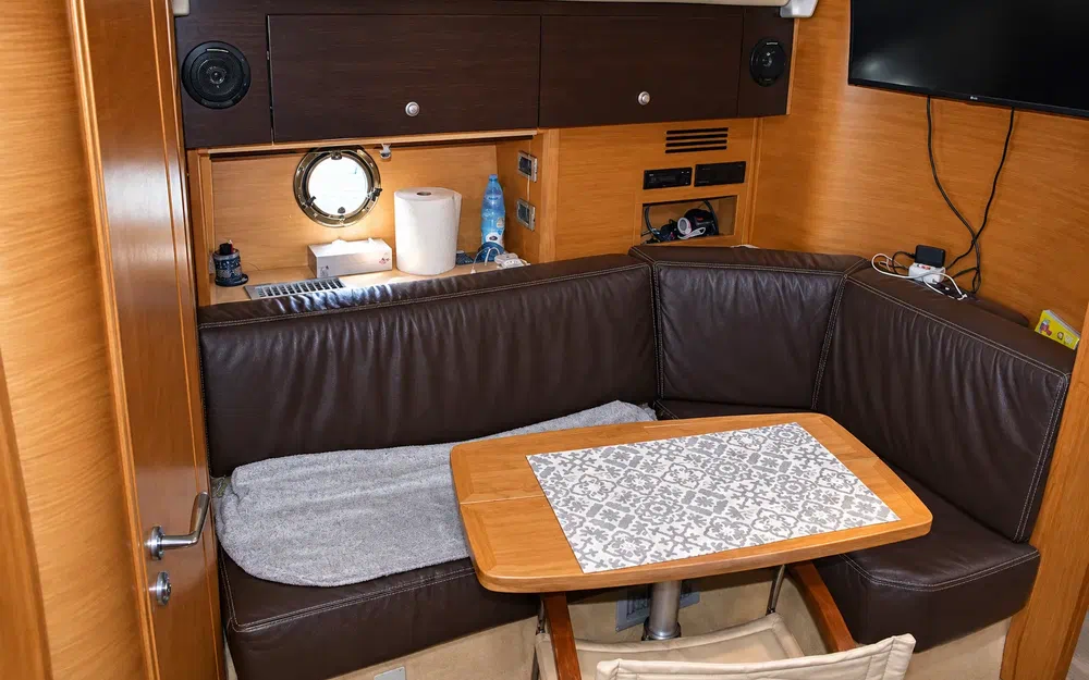 slider 19 Cranchi 43 Hard Top