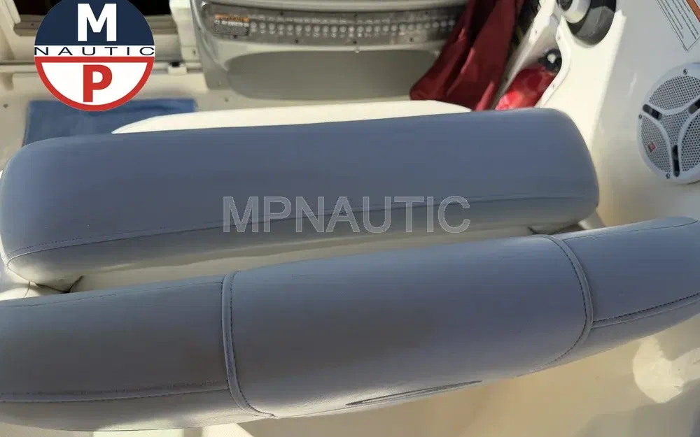 slider 7 Maxum 2600 SE