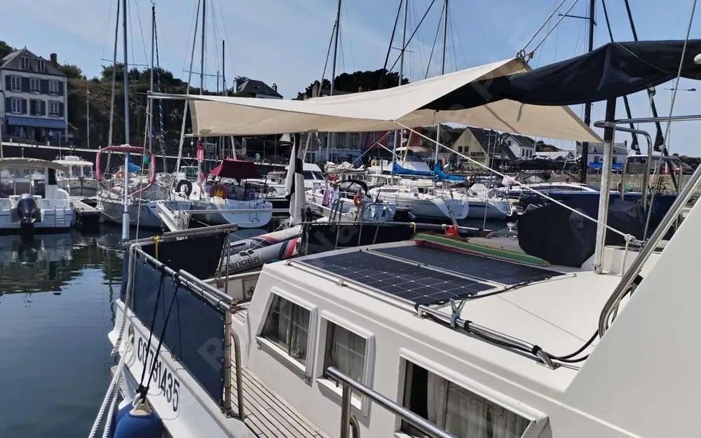 slider 2 American Marine Grand Banks 42