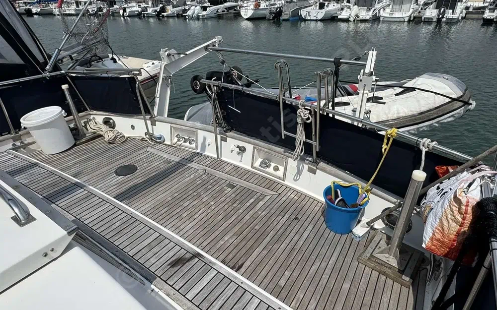 slider 3 American Marine Grand Banks 42