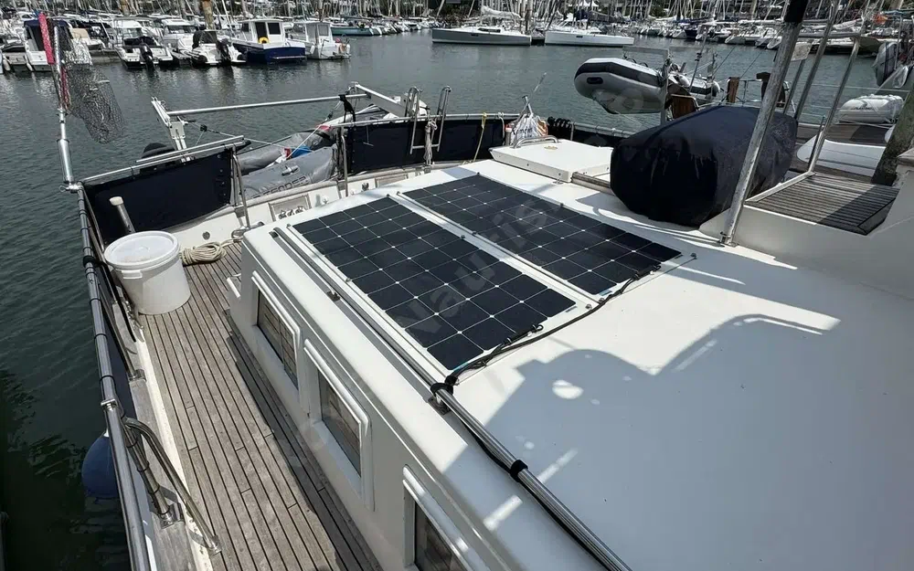 slider 6 American Marine Grand Banks 42