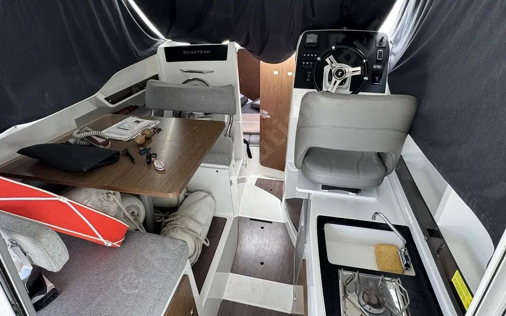 slider 14 Beneteau Antares 8 OB