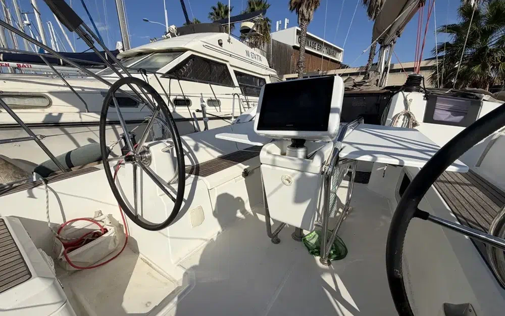 slider 12 Jeanneau Sun Odyssey 379