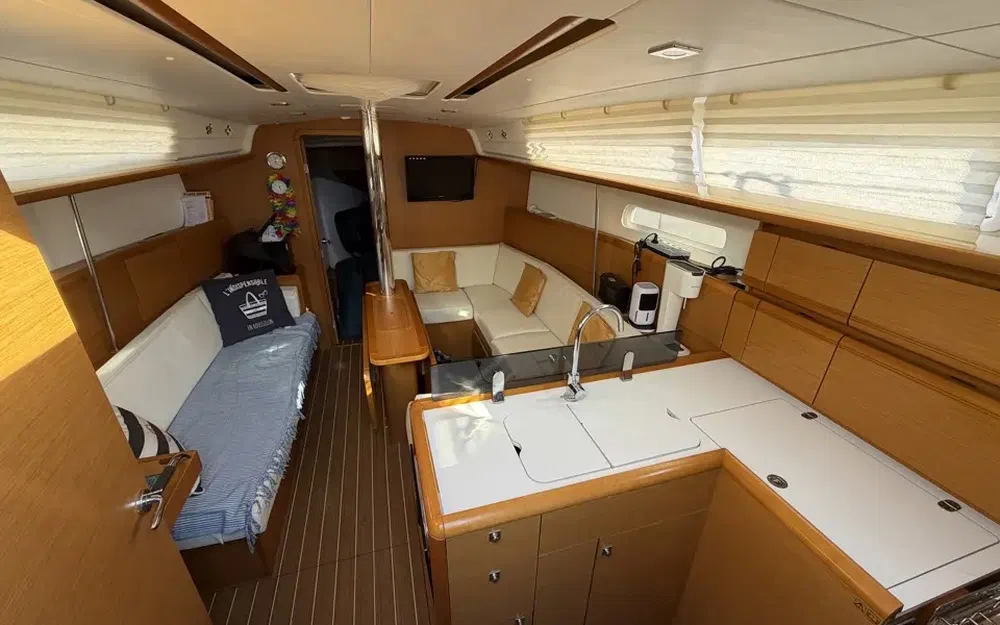 slider 18 Jeanneau Sun Odyssey 379