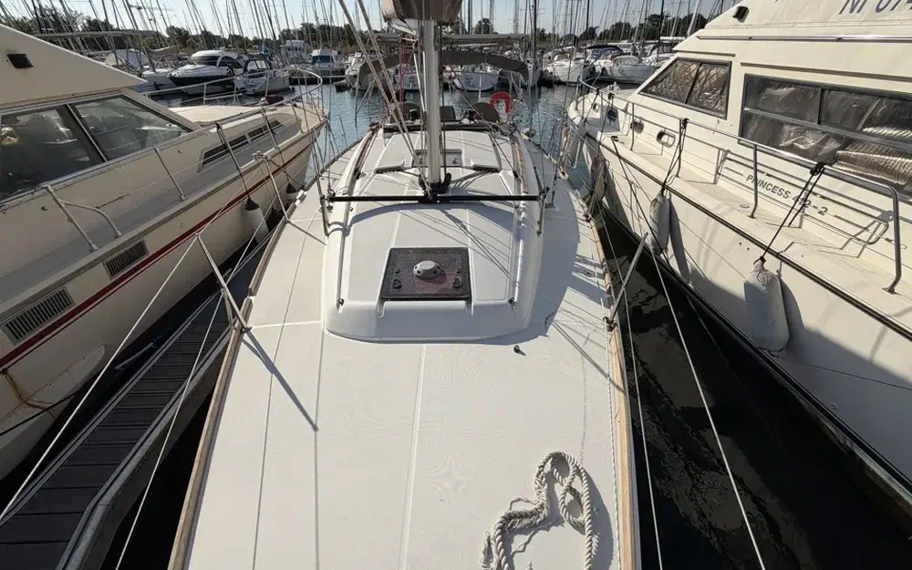 slider 2 Jeanneau Sun Odyssey 379