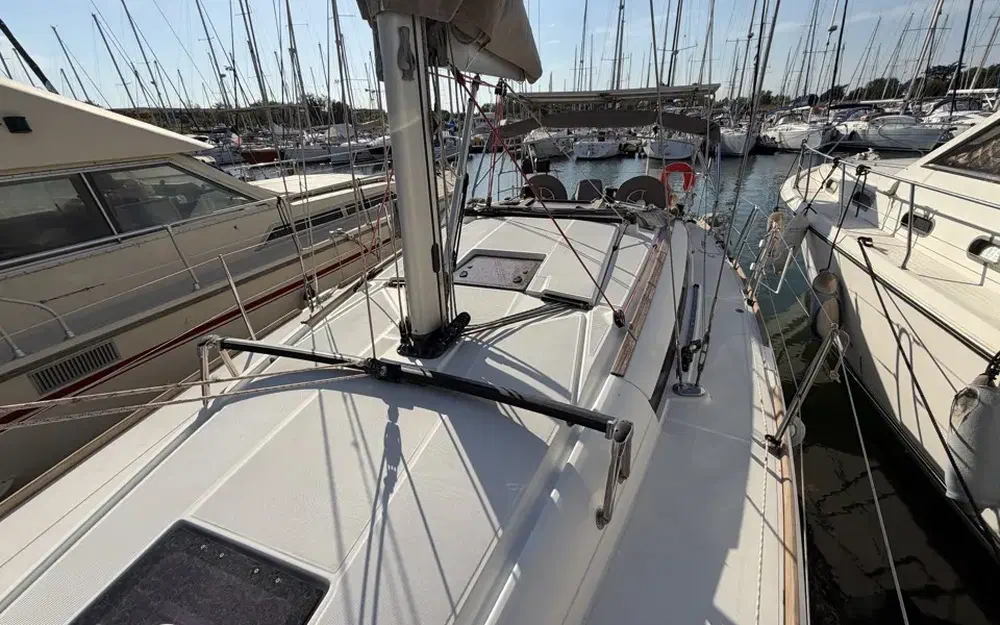 slider 3 Jeanneau Sun Odyssey 379