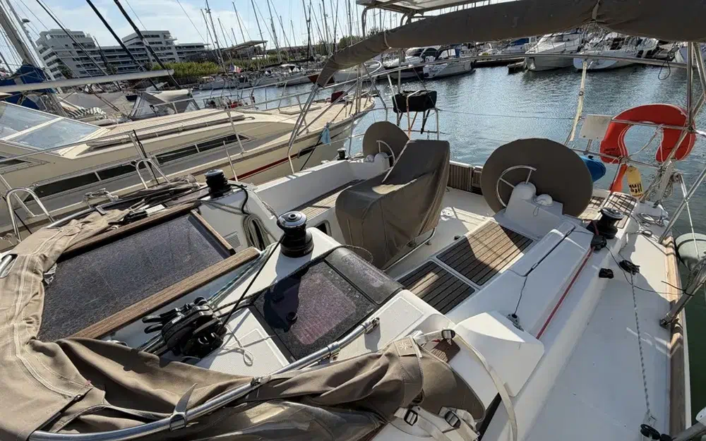 slider 6 Jeanneau Sun Odyssey 379