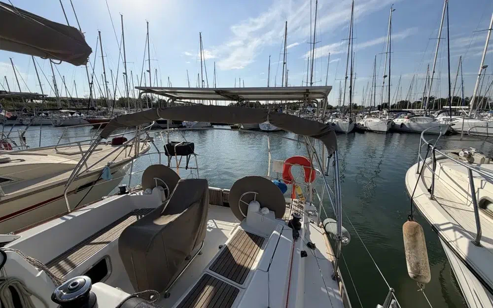 slider 7 Jeanneau Sun Odyssey 379