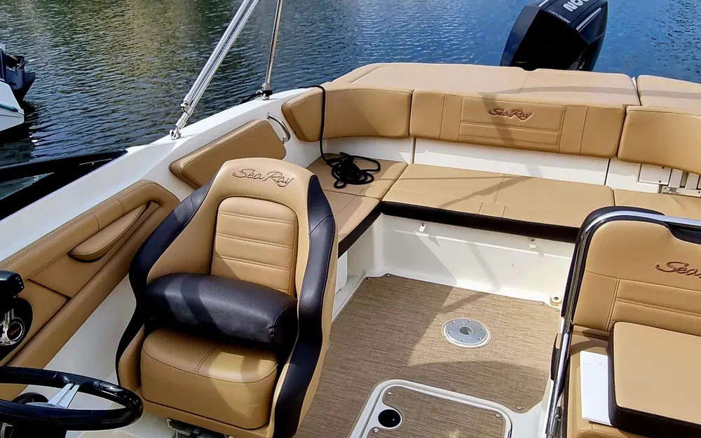 slider 5 Sea Ray 210 SPX OB