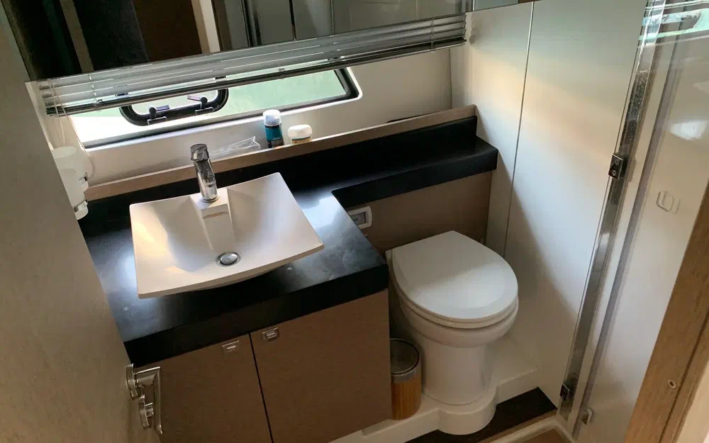 slider 9 Prestige Yachts 500 Fly