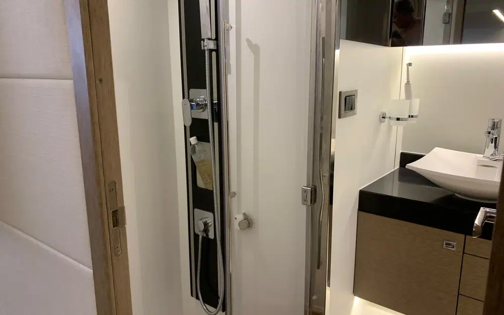 slider 18 Prestige Yachts 500 Fly