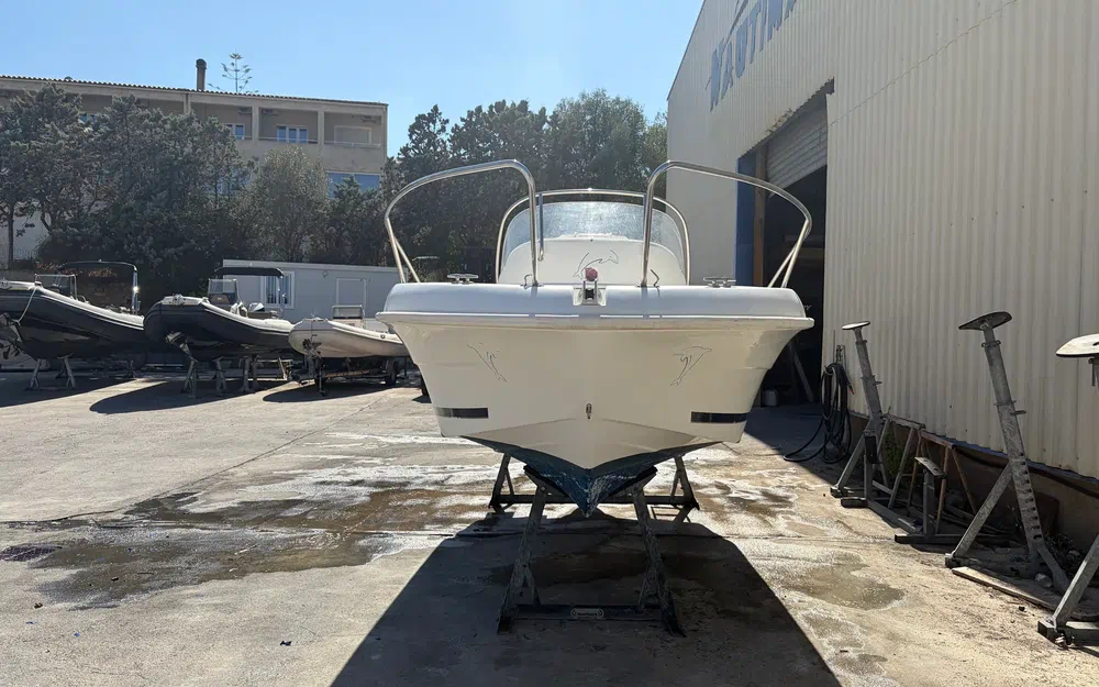 slider 1 Jeanneau Cap Camarat 545