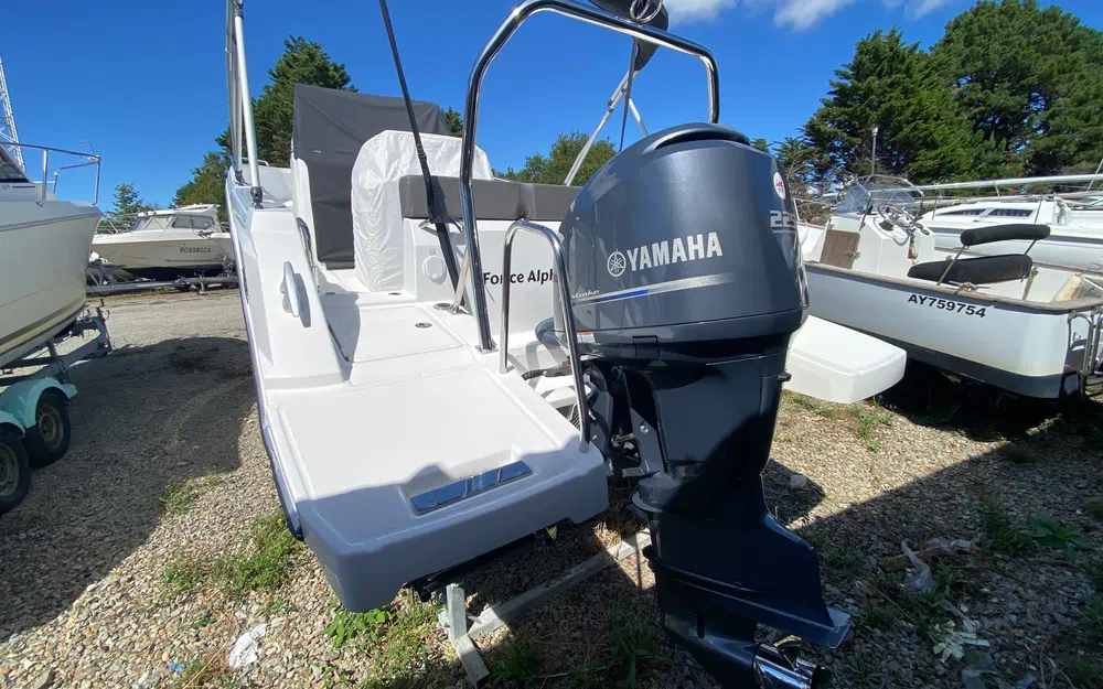 slider 24 Jeanneau CAP CAMARAT 7.5 CC SERIE 3